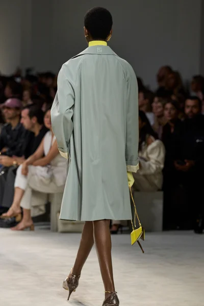 Look 143